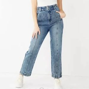 SO Super Hight Rise Seam From Straight Mom Jean Size 7-